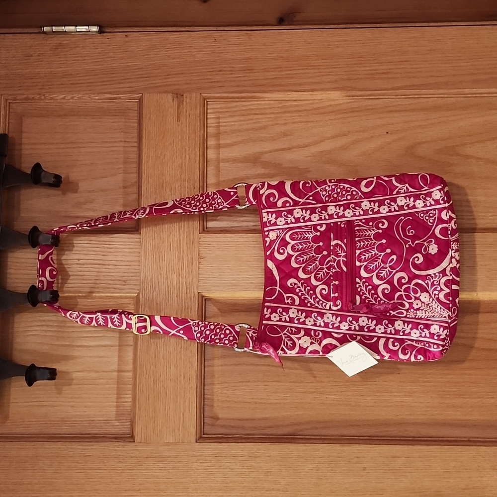 Very Bradley Hipster Zip Purse in "Twirly Birds Pink" pattern. NEW w/Tags